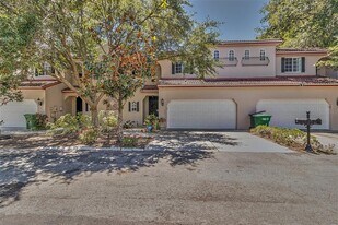 6211 S MacDill Ave in Tampa, FL - Building Photo