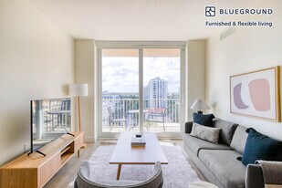 987 SW 37th Ave in Miami, FL - Building Photo