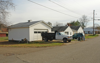 612 Elder St in Parkersburg, WV - Building Photo - Building Photo