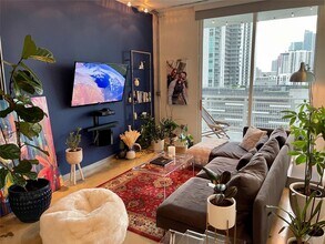 444 NE 30th St, Unit 1006 in Miami, FL - Building Photo - Building Photo
