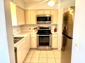2333 Indian River Blvd, Unit Riverview in Vero Beach, FL - Foto de edificio - Building Photo