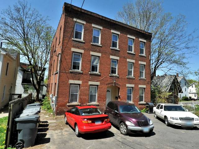 4 Thompson Ct, Unit 4