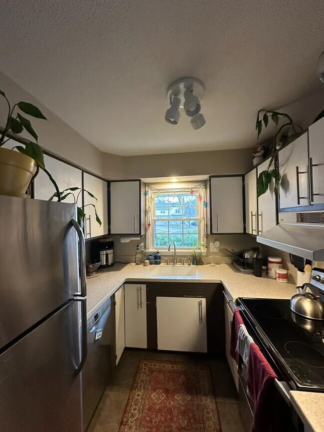 1309 Ontario Cir in Ames, IA - Building Photo - Building Photo