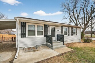 13811 10th Terrace in Grandview, MO - Building Photo - Building Photo