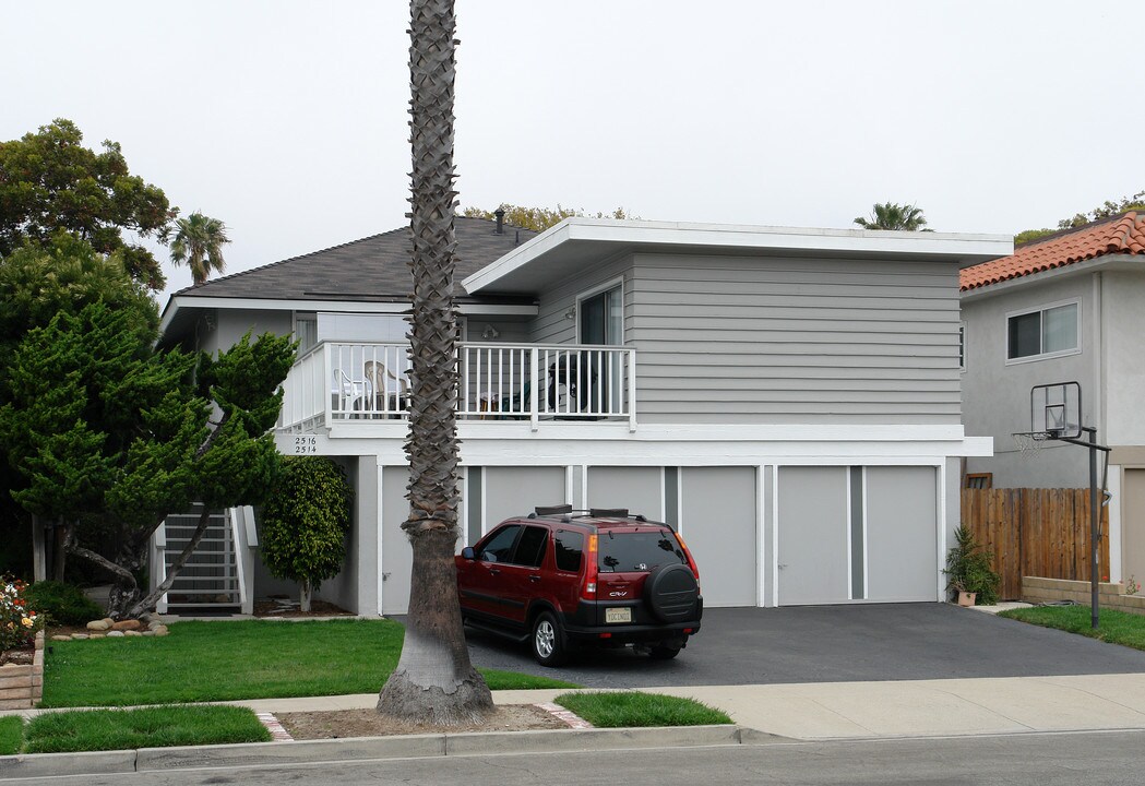 2514-2516 Seahorse Ave in Ventura, CA - Building Photo