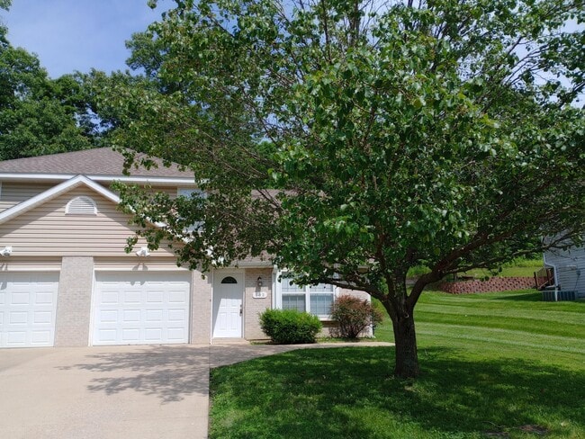 702 Upland Creek Rd in Columbia, MO - Building Photo - Building Photo