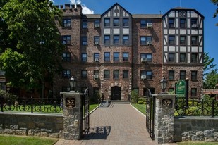 Fairfield Estates At Woodmere Apartments