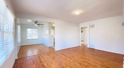 11320 Tiara St in North Hollywood, CA - Building Photo - Interior Photo
