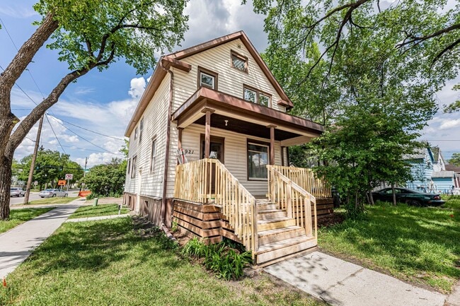 property at 921 6th Ave N