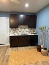 286 Twickenham Ave, Unit Studio in East Los Angeles, CA - Building Photo - Building Photo