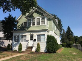 36-38-38 E Cedar St in Newington, CT - Building Photo