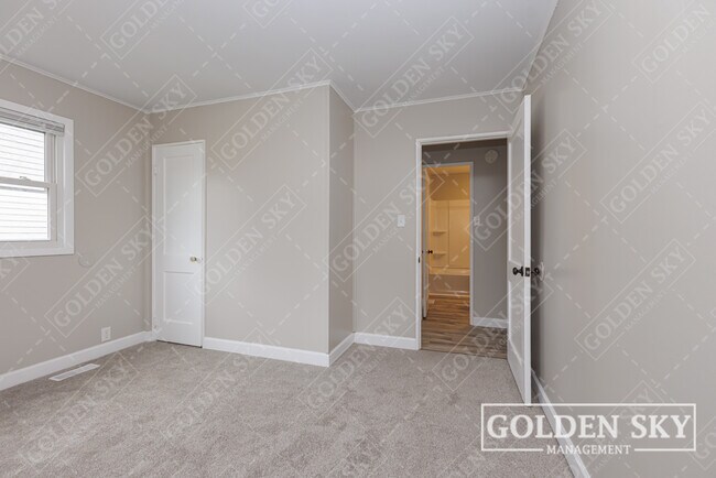 2312 S Pershing Dr in Muncie, IN - Building Photo - Building Photo