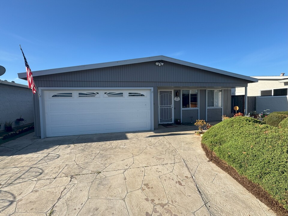 483 Tuttle Ave in Watsonville, CA - Building Photo