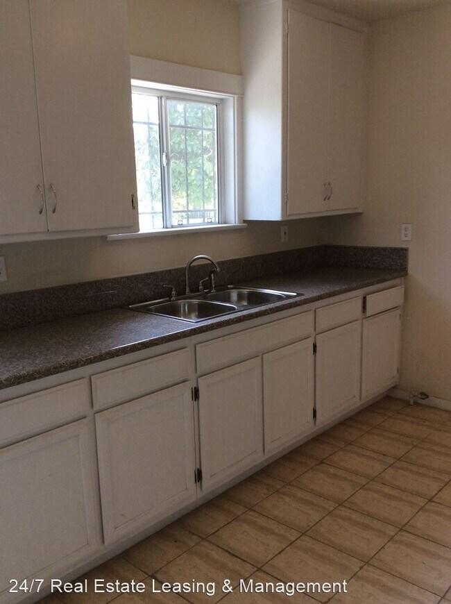 131 W 87th Pl in Los Angeles, CA - Building Photo - Building Photo