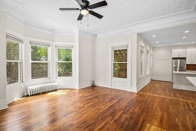 35 Oak Ave in Worcester, MA - Building Photo - Building Photo