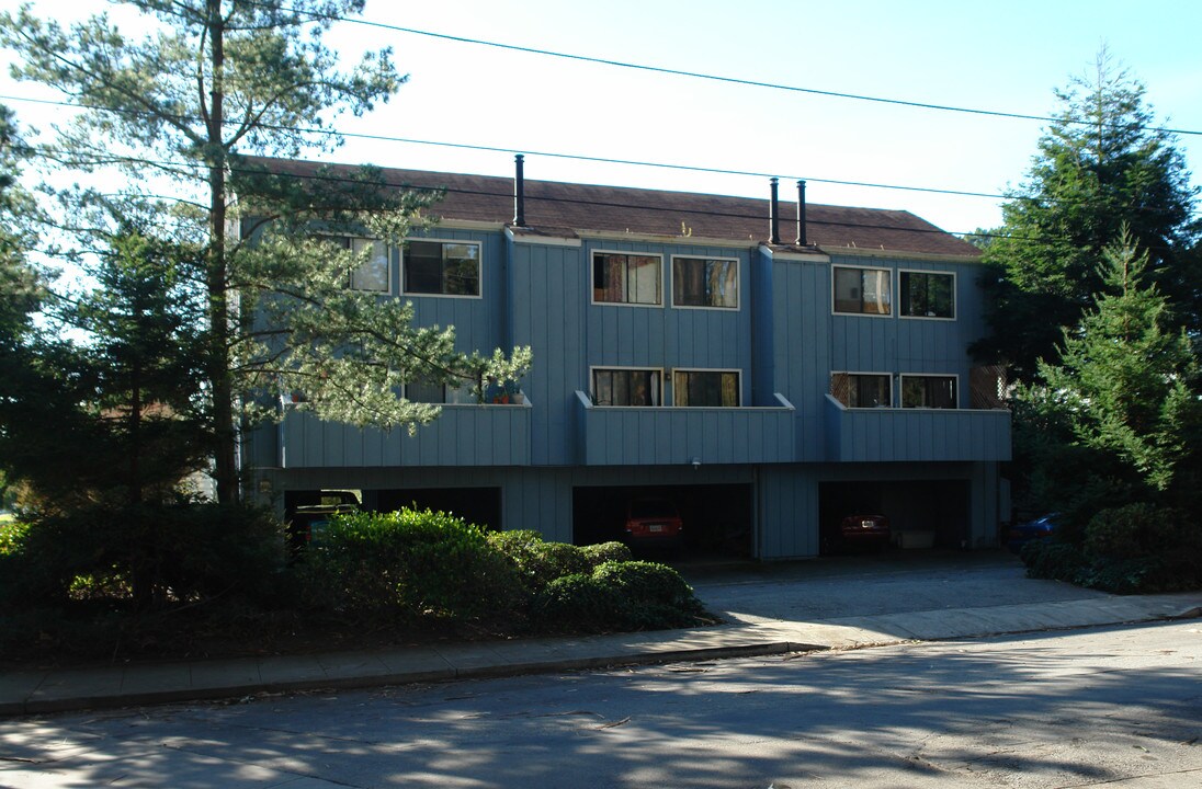 486 The Alameda in Half Moon Bay, CA - Foto de edificio
