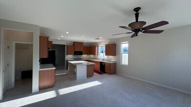 1146 Cabanel Ln in Patterson, CA - Building Photo - Building Photo