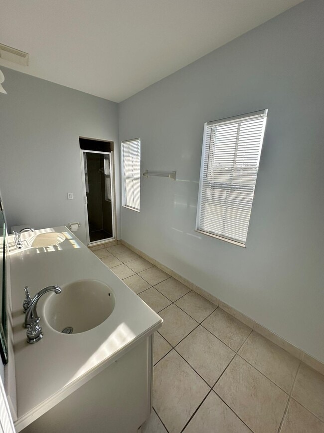 3653 NE Pineapple Ave in Jensen Beach, FL - Building Photo - Building Photo