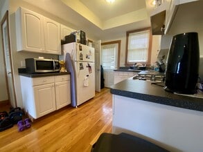 359 Columbia St, Unit 4 in Cambridge, MA - Building Photo - Building Photo