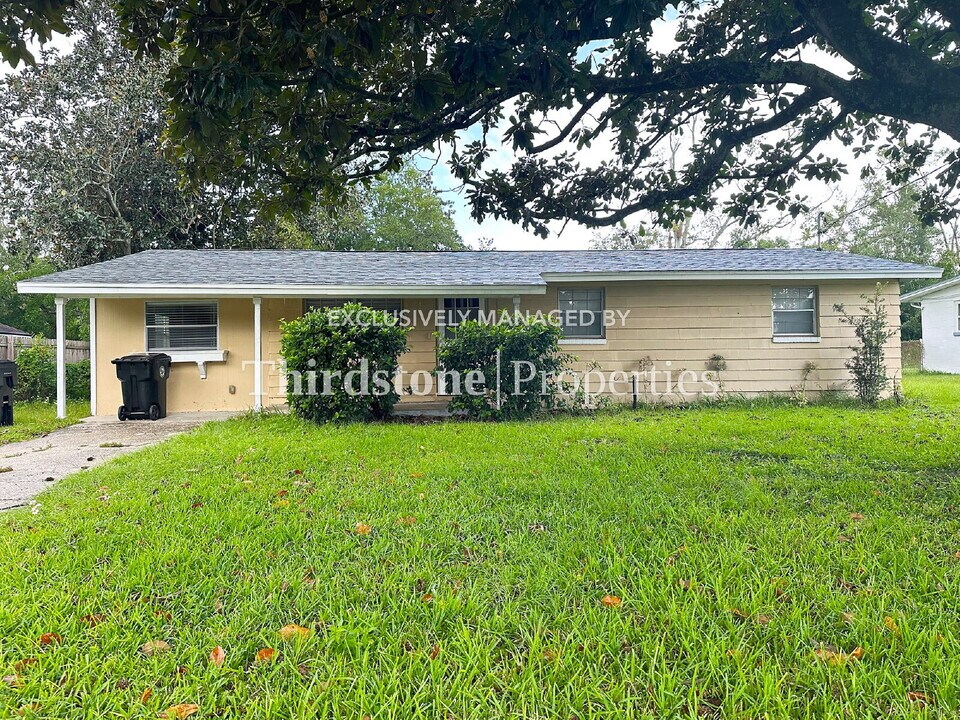 455 W Clermont Dr in Orange Park, FL - Building Photo