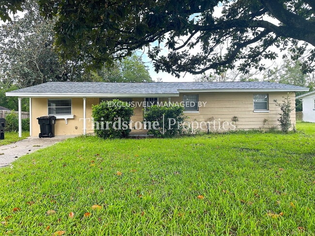 455 W Clermont Dr