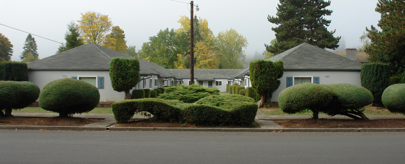 731-753 Gerth St NW in Salem, OR - Building Photo