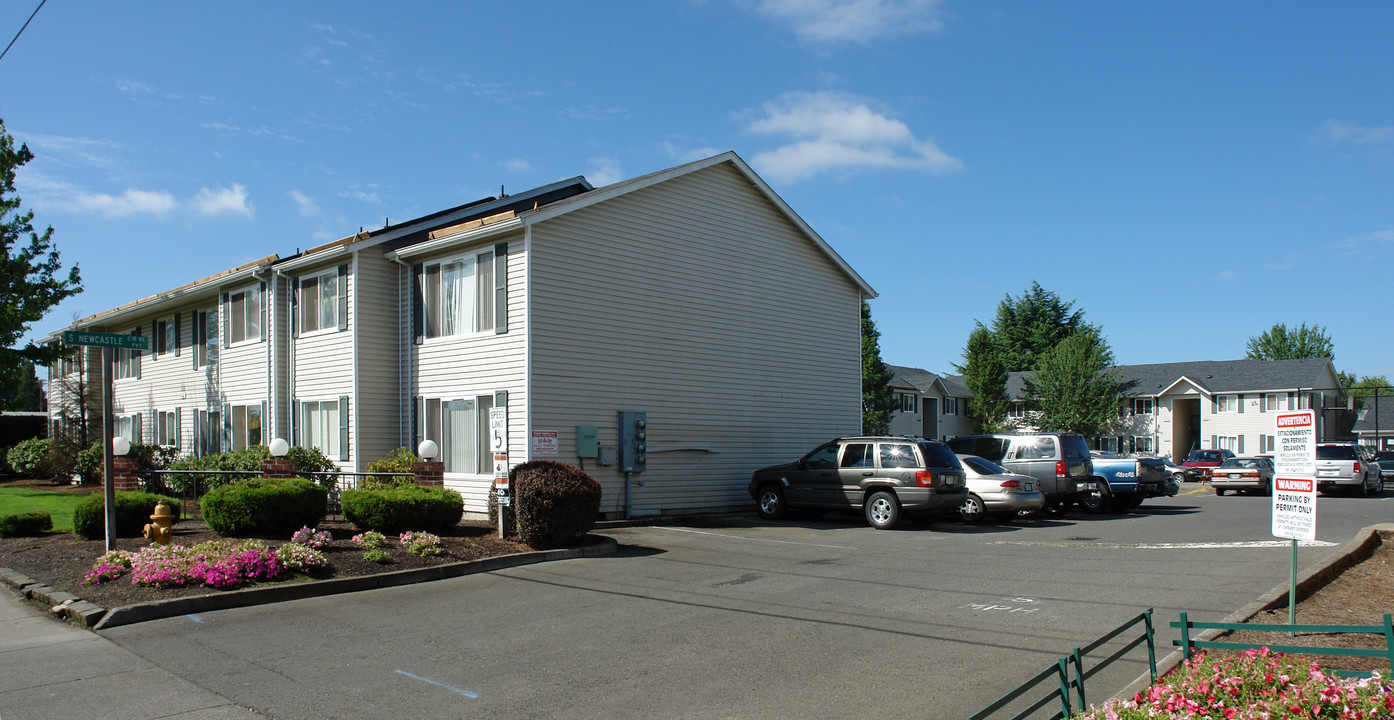 Lancaster Terrace Apartments in Salem, OR - Building Photo