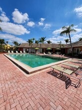 2935 Winkler Ave in Ft. Myers, FL - Building Photo - Building Photo