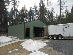 274 Horseshoe Lake Rd in Deer Park, WA - Building Photo - Building Photo