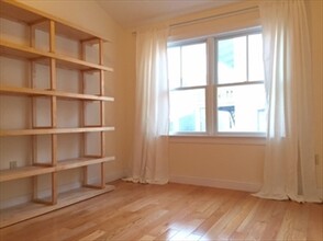 108 Gore St, Unit 2 in Cambridge, MA - Building Photo - Building Photo