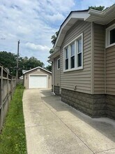 159 E Maplehurst Ave in Ferndale, MI - Building Photo - Building Photo