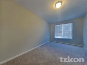 4116 Killington Ct, Unit 1325 in Waldorf, MD - Foto de edificio - Building Photo