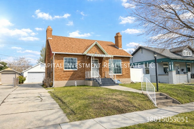 property at 1452 Hollywood Ave