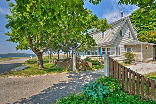 129 Dighton Ave in Portsmouth, RI - Building Photo - Building Photo