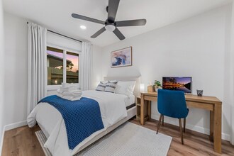 4440 Clairemont Dr in San Diego, CA - Building Photo - Building Photo