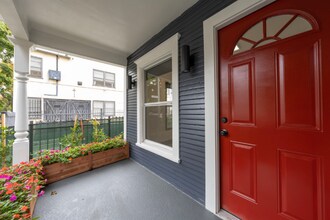 532 W 5th St in Long Beach, CA - Building Photo - Building Photo