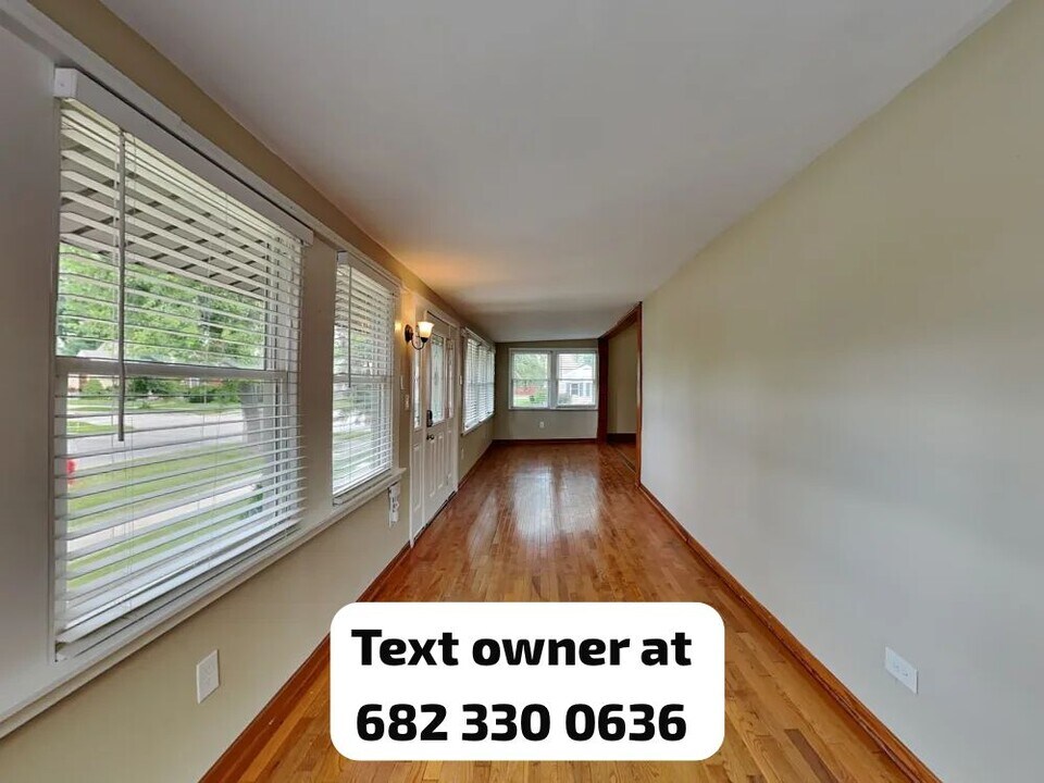 1715 White St in Des Plaines, IL - Building Photo