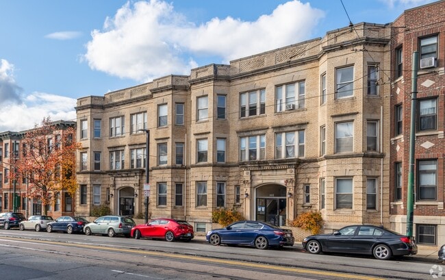 881-895 Huntington Ave