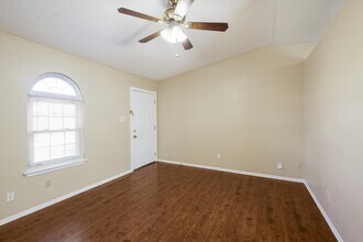 638 Hood St in San Antonio, TX - Building Photo - Building Photo