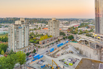 Tandem 2 in Burnaby, BC - Building Photo - Building Photo