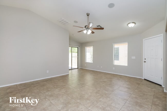 4186 E Aragonite Ln in Queen Creek, AZ - Building Photo - Building Photo