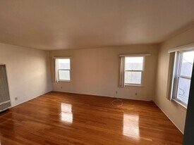 3011 Santa Monica Blvd in Santa Monica, CA - Building Photo