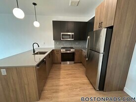 199 Gardner St in Boston, MA - Building Photo