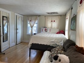 7 Deloss St, Unit 2R in Framingham, MA - Building Photo