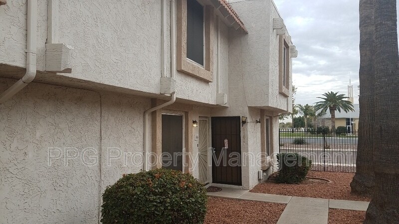 6104 W Townley Ave in Glendale, AZ - Building Photo