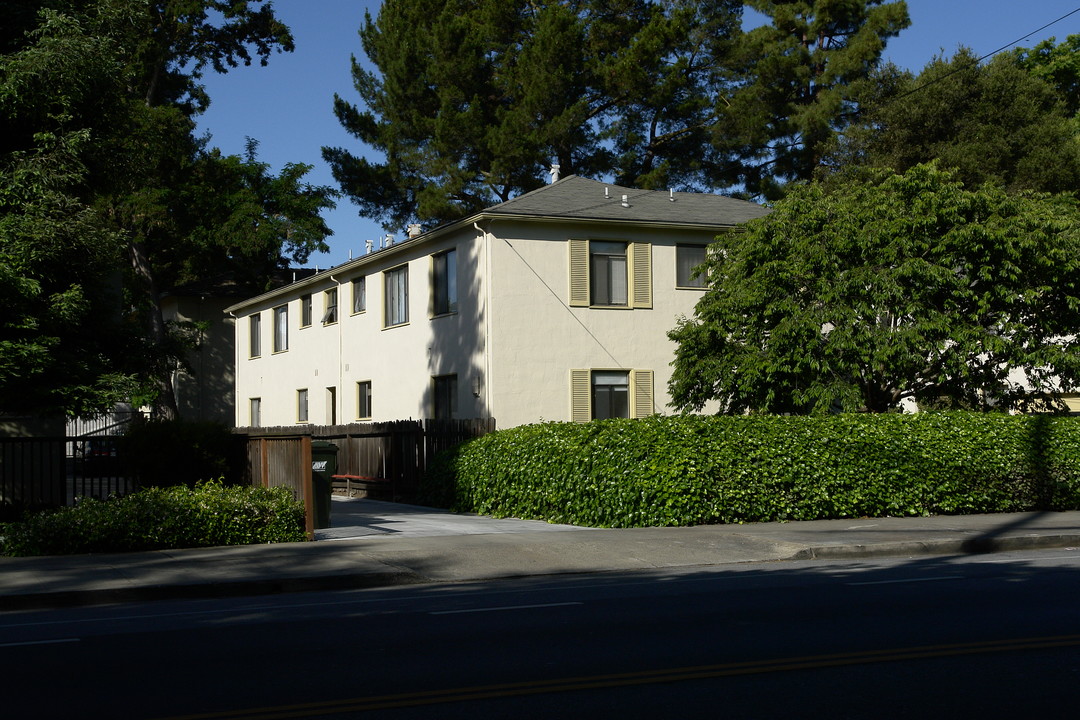 Laurel Oaks Apartments in Menlo Park, CA - Foto de edificio