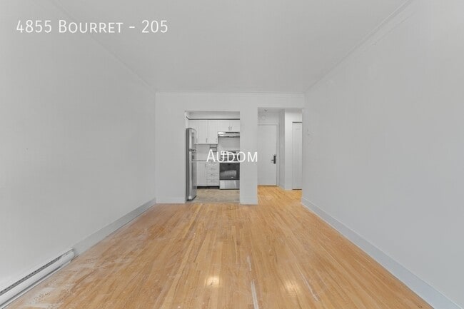property at 4855 Av Bourret