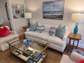 248 Park Ave in Palm Beach, FL - Foto de edificio - Building Photo