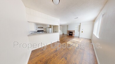 420 Buckeye Terrace in Redding, CA - Building Photo - Building Photo