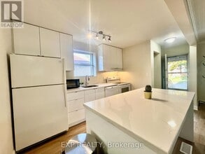 158 Hallmark Ave in Toronto, ON - Building Photo - Building Photo